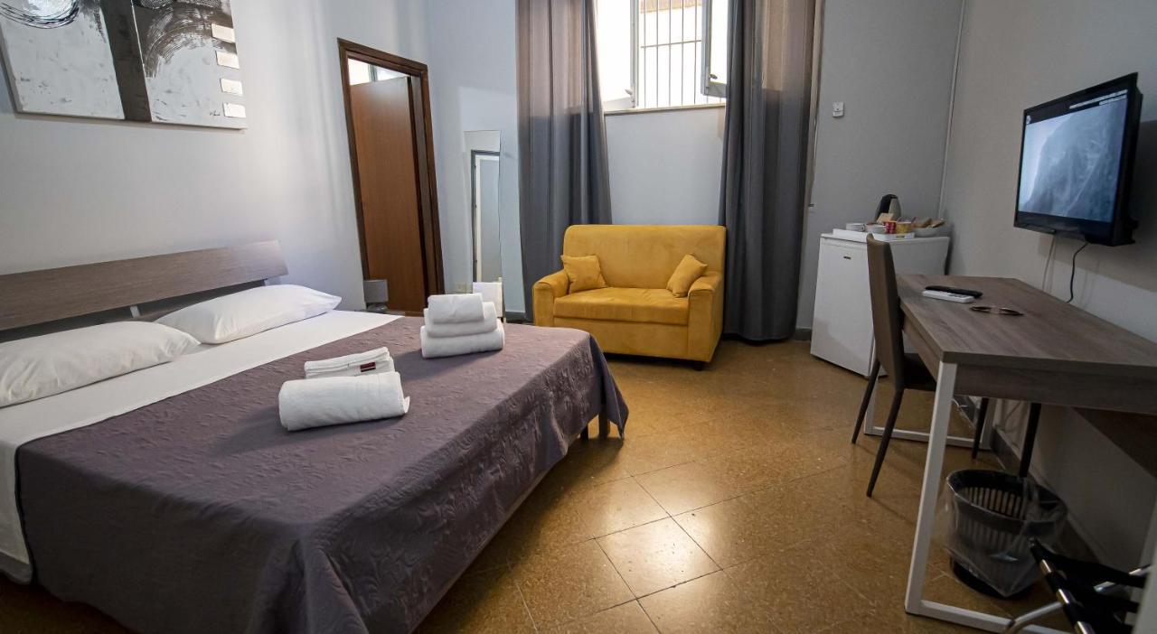 Giachi Friendly Rooms Alla Stazione Палермо Екстер'єр фото