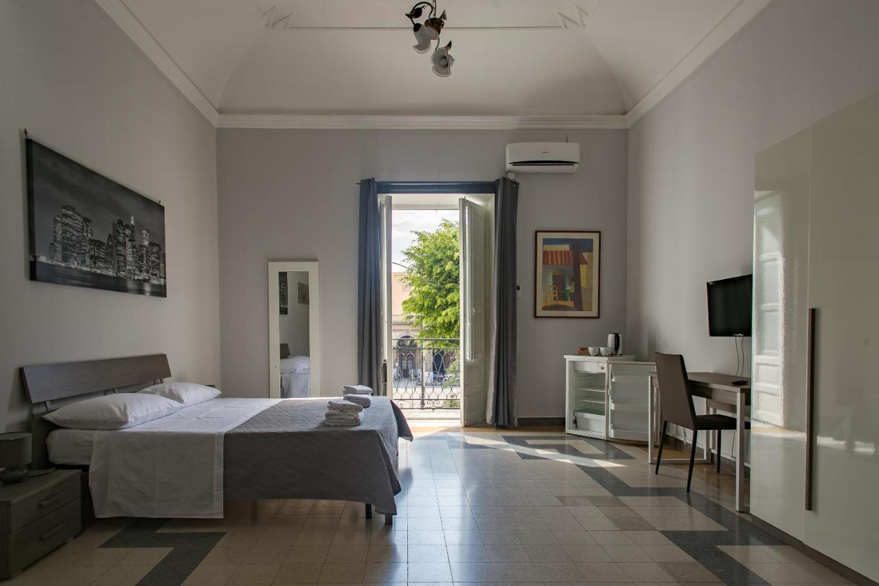 Giachi Friendly Rooms Alla Stazione Палермо Екстер'єр фото