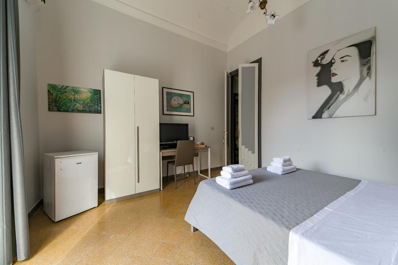 Giachi Friendly Rooms Alla Stazione Палермо Екстер'єр фото
