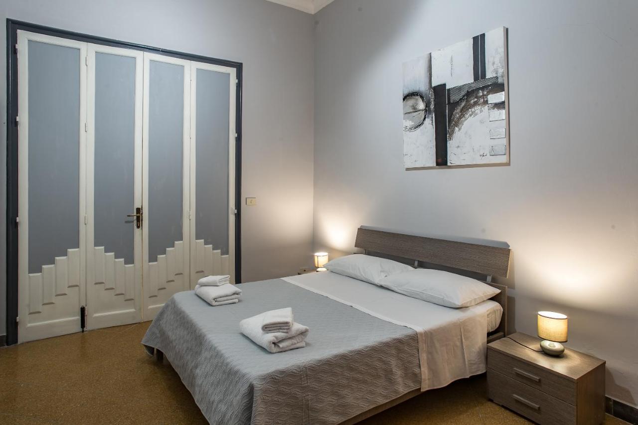 Giachi Friendly Rooms Alla Stazione Палермо Екстер'єр фото